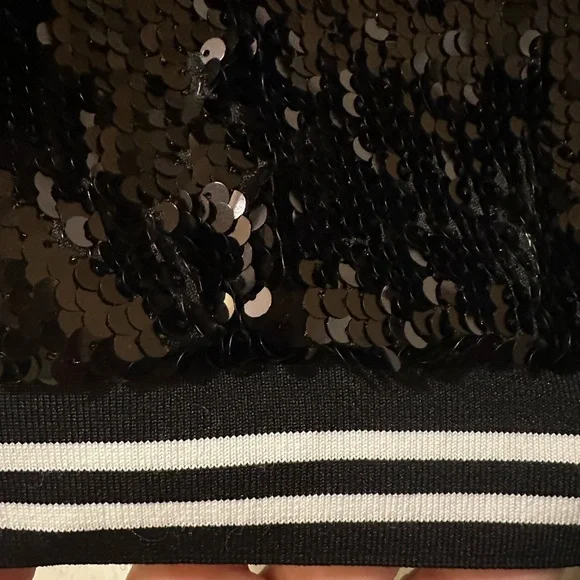 NWT Forever 21 Cropped Mesh & Sequin Tank Size Small - Picture 4 of 8